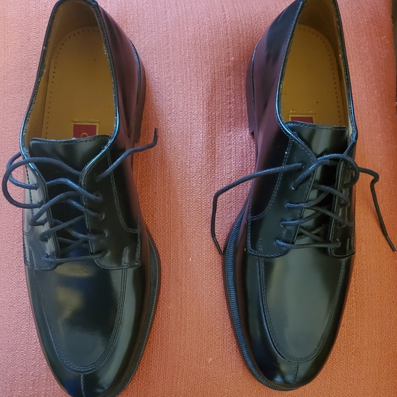 Cole Haan OxFords size 9 main image 7